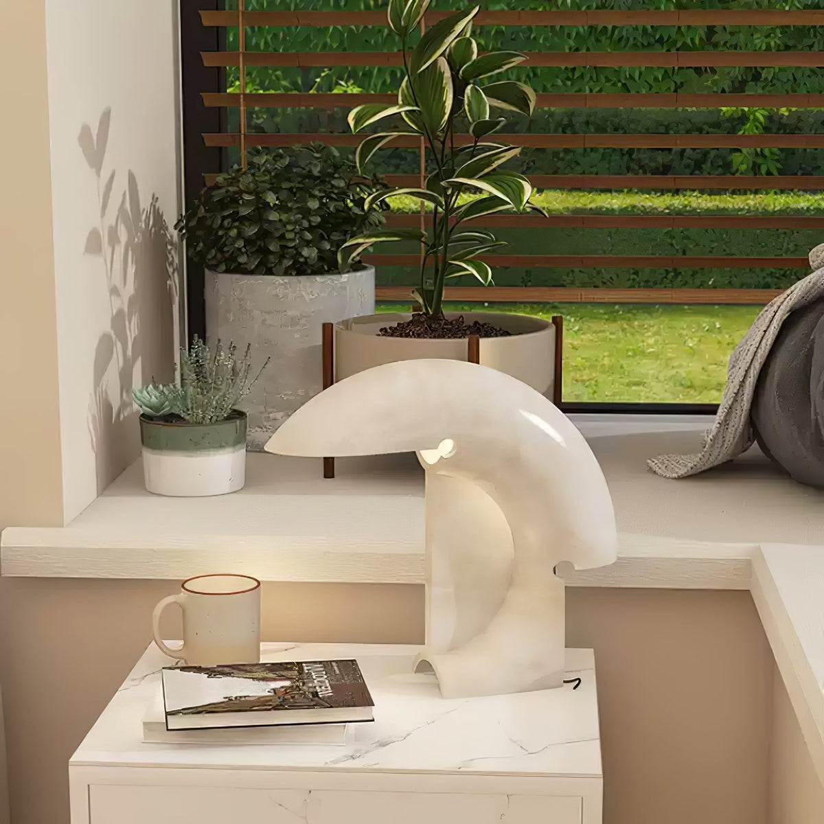 Emmy moderne Tischleuchte aus Marmor
