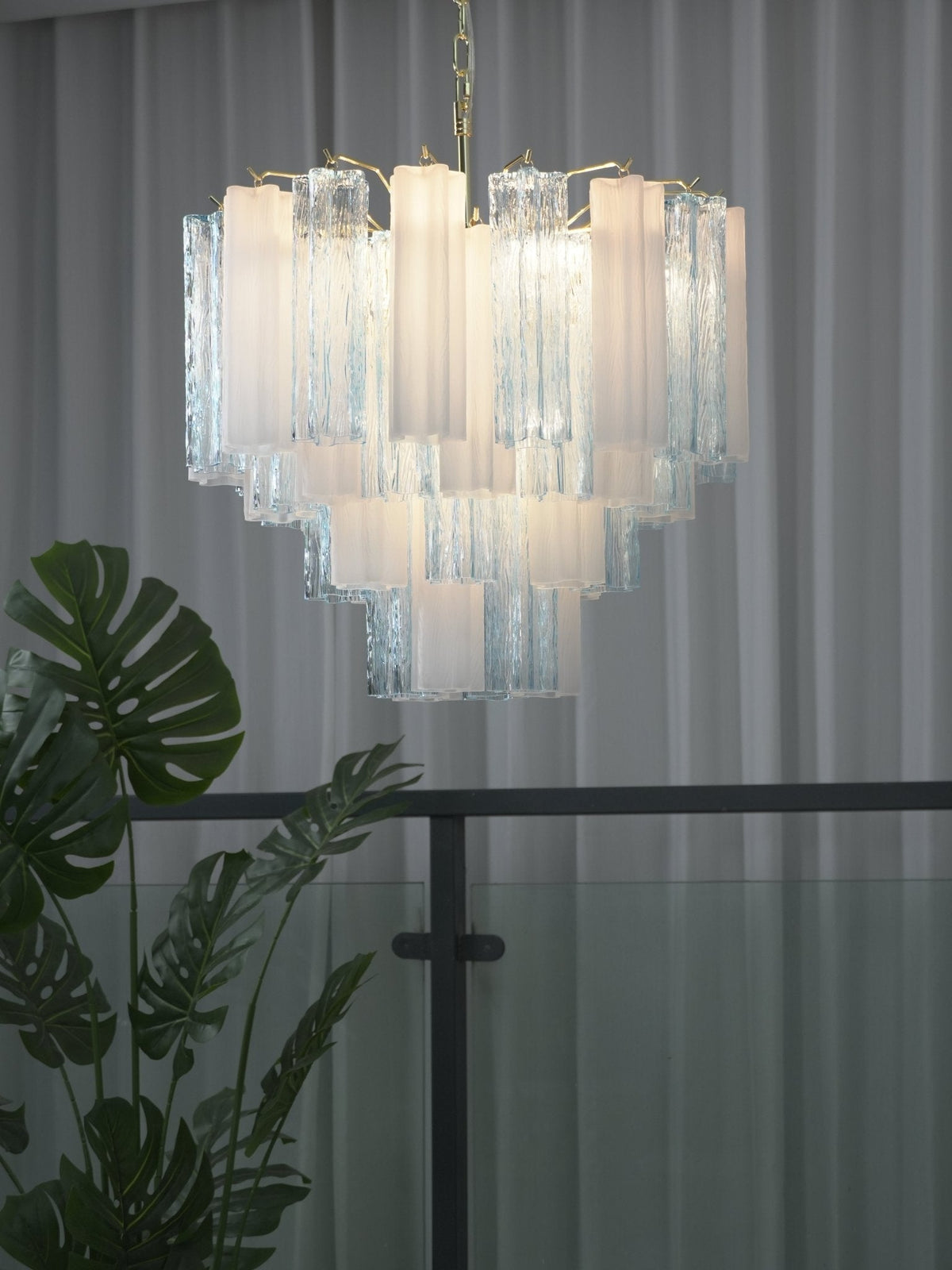 Bexy Kronleuchter aus Glas in Kaskadenform