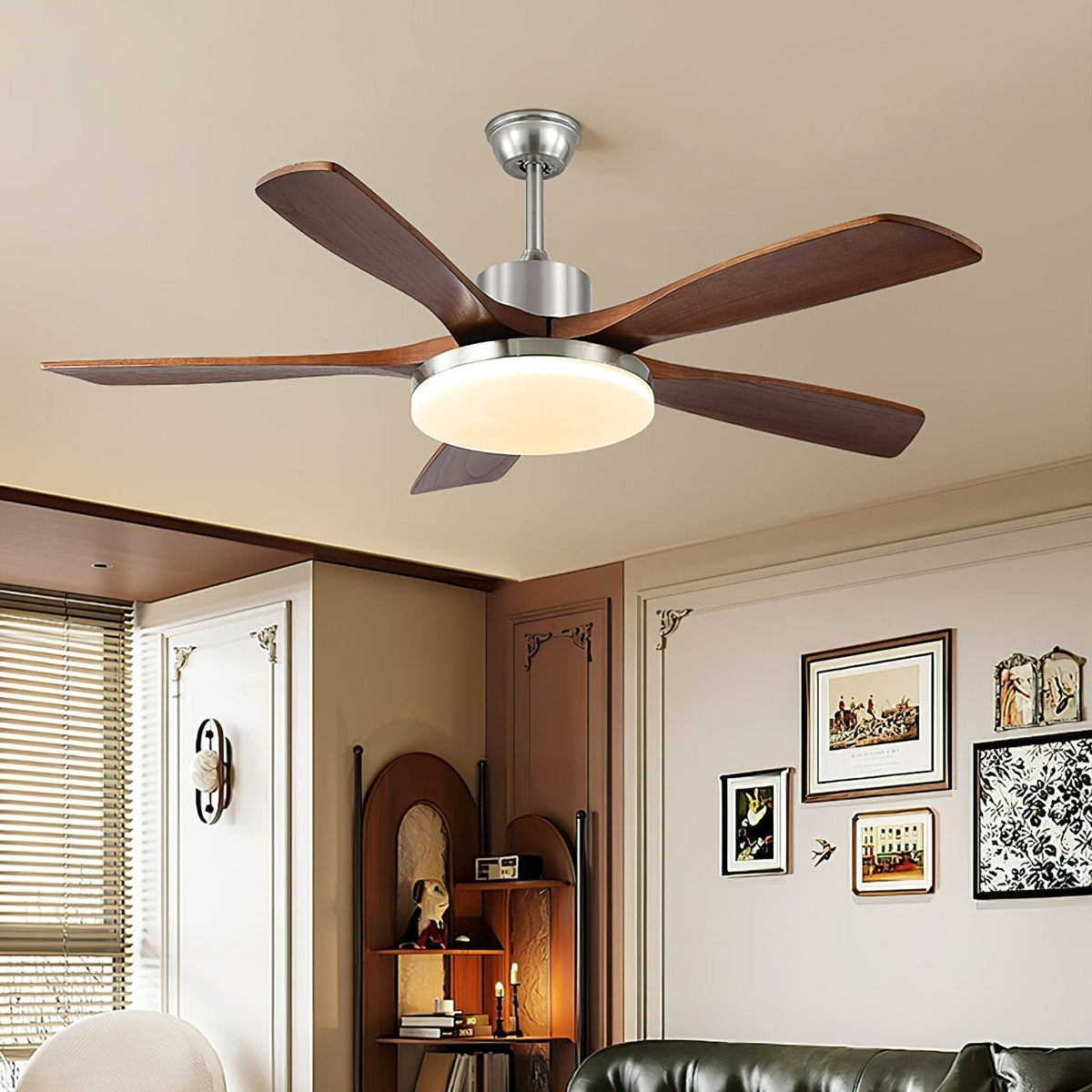 Alduira Deckenventilator mit Beleuchtung aus Holz im modernen Stil