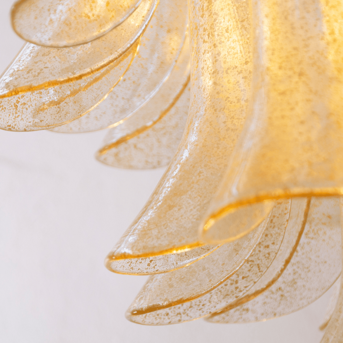 Liorisissa Kronleuchter Bernsteinfarben Lily Murano-Glas gestaffelter Mittelpunkt
