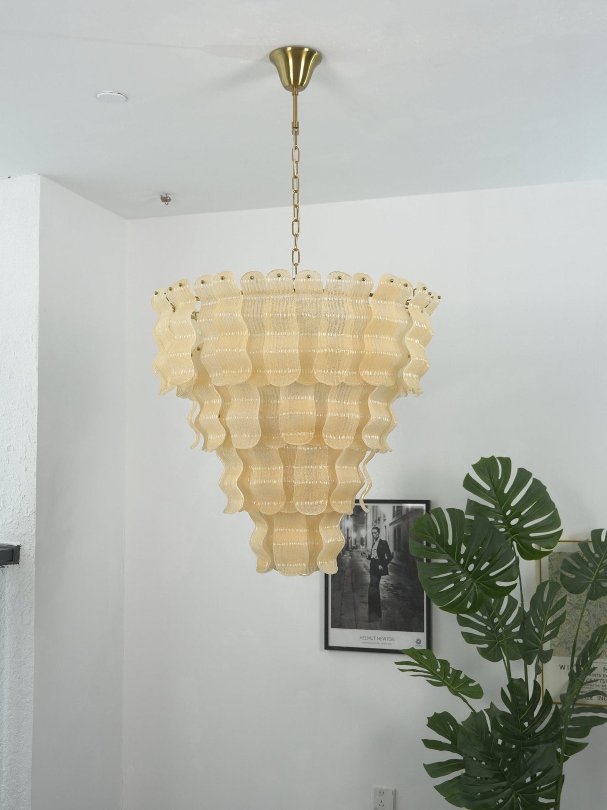 Borzi Kronleuchter aus Gelbem Glas mit Blattmotiv in luxuriöser Ausführung
