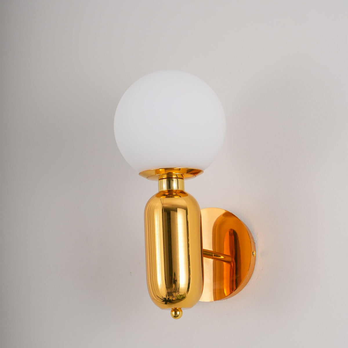 Celorina zeitgenössische minimalistische Wandleuchte aus Glas