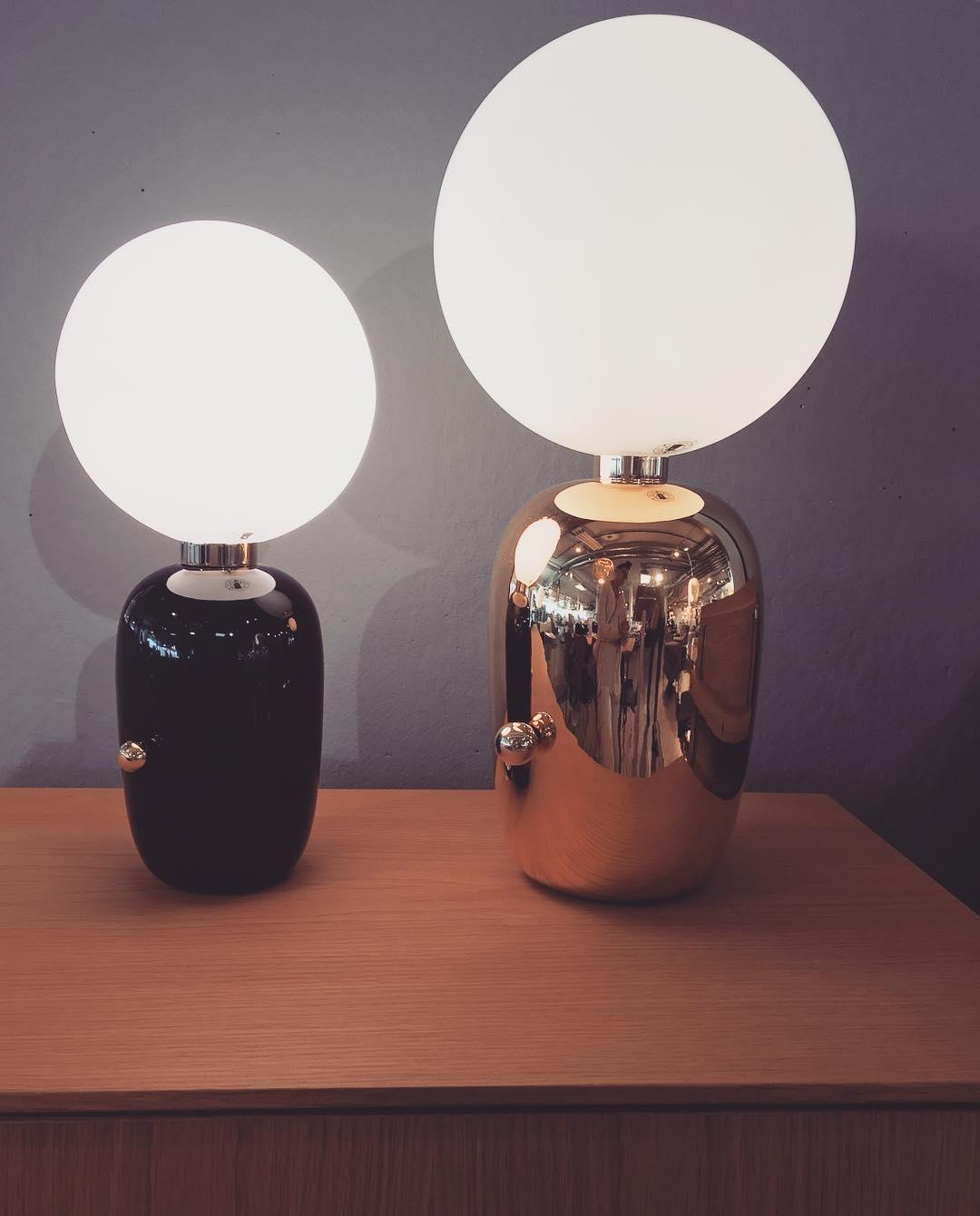 Nyxen Industrielle Tischleuchte aus Glas