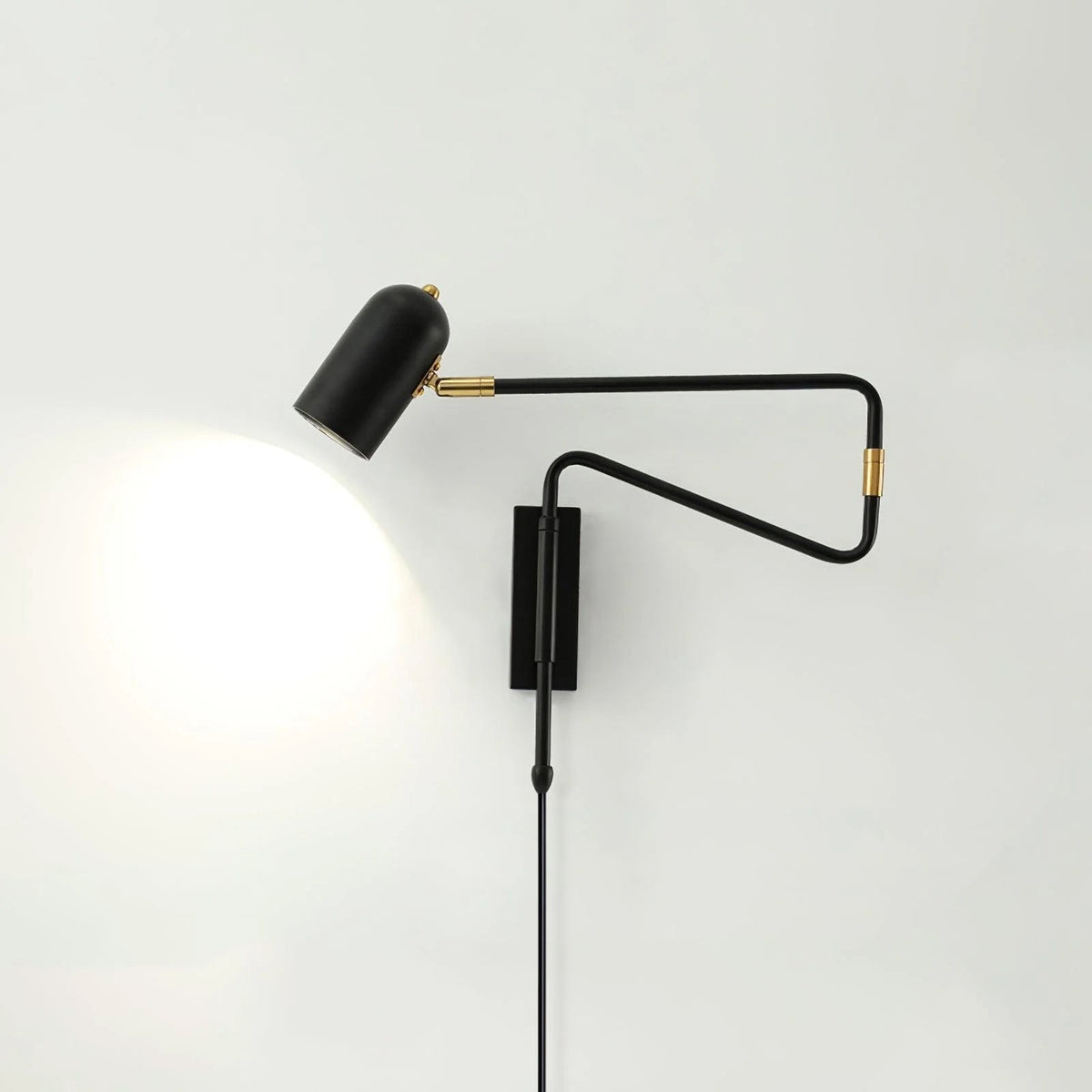 Nox einstellbare Arm-Wandleuchte mit Stecker