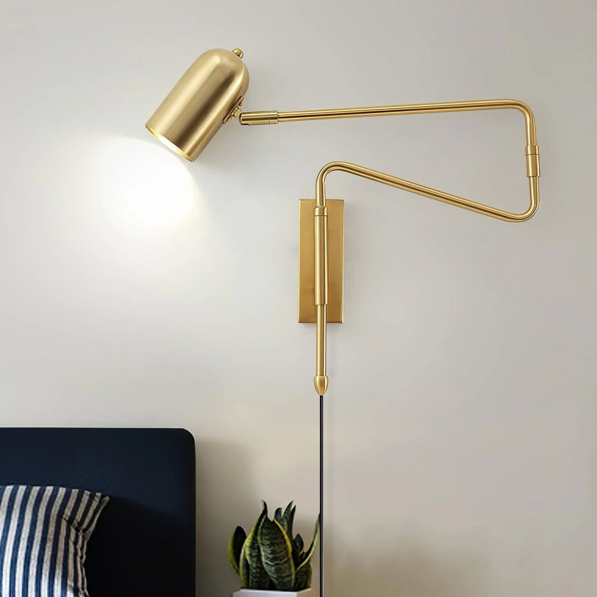 Nox einstellbare Arm-Wandleuchte mit Stecker