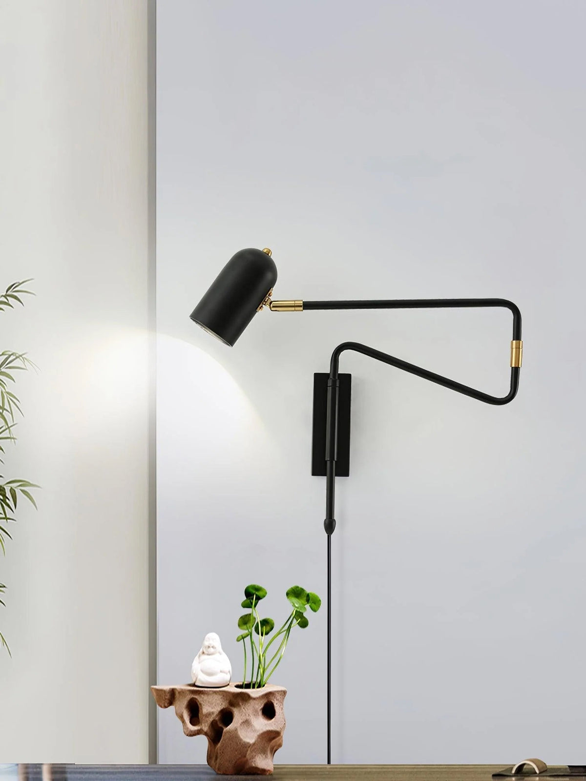 Nox einstellbare Arm-Wandleuchte mit Stecker