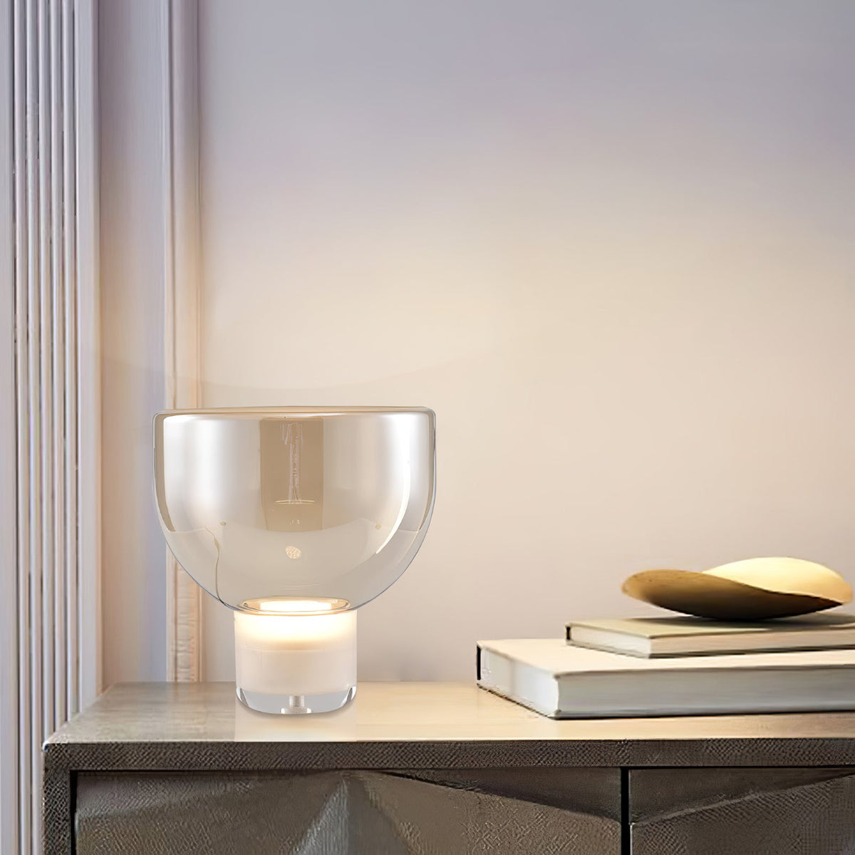 Cavm elegante Tischleuchte aus Glas