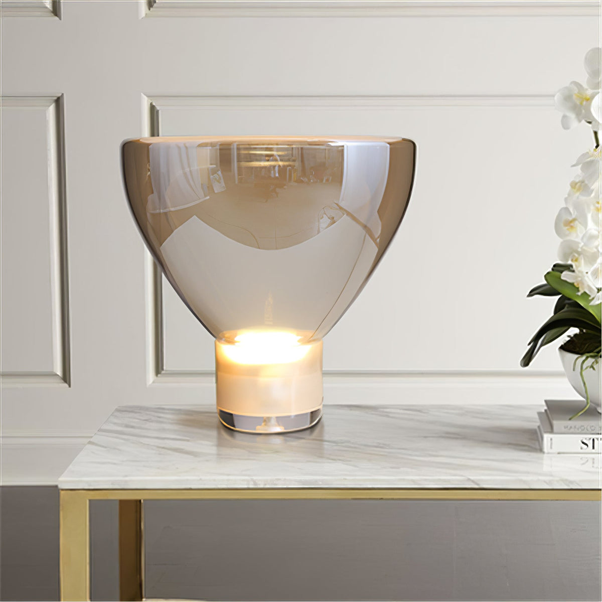 Cavm elegante Tischleuchte aus Glas