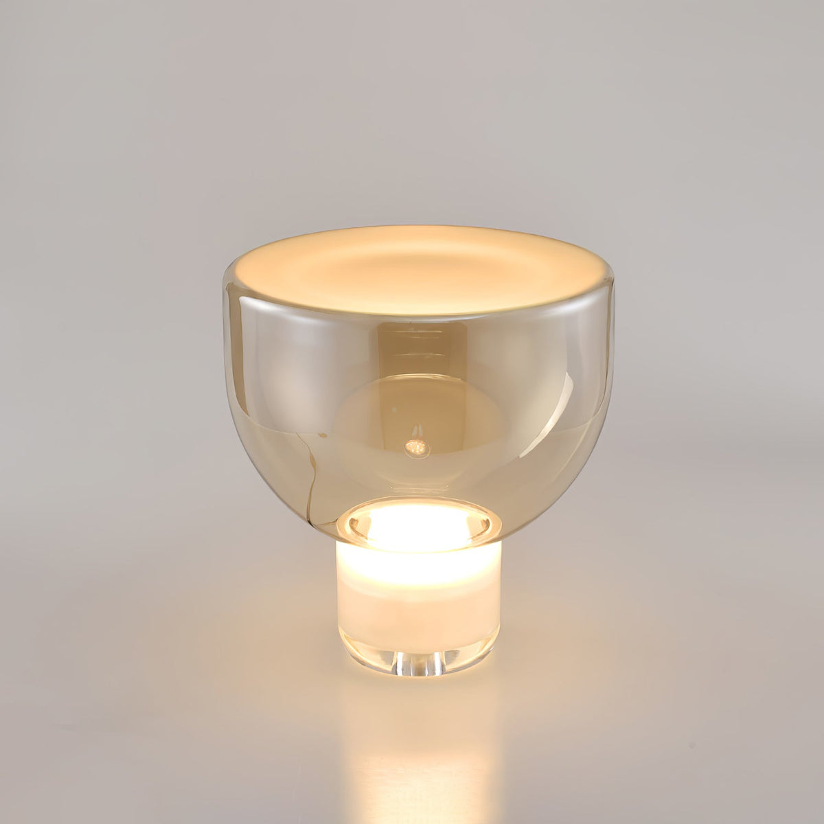 Cavm elegante Tischleuchte aus Glas