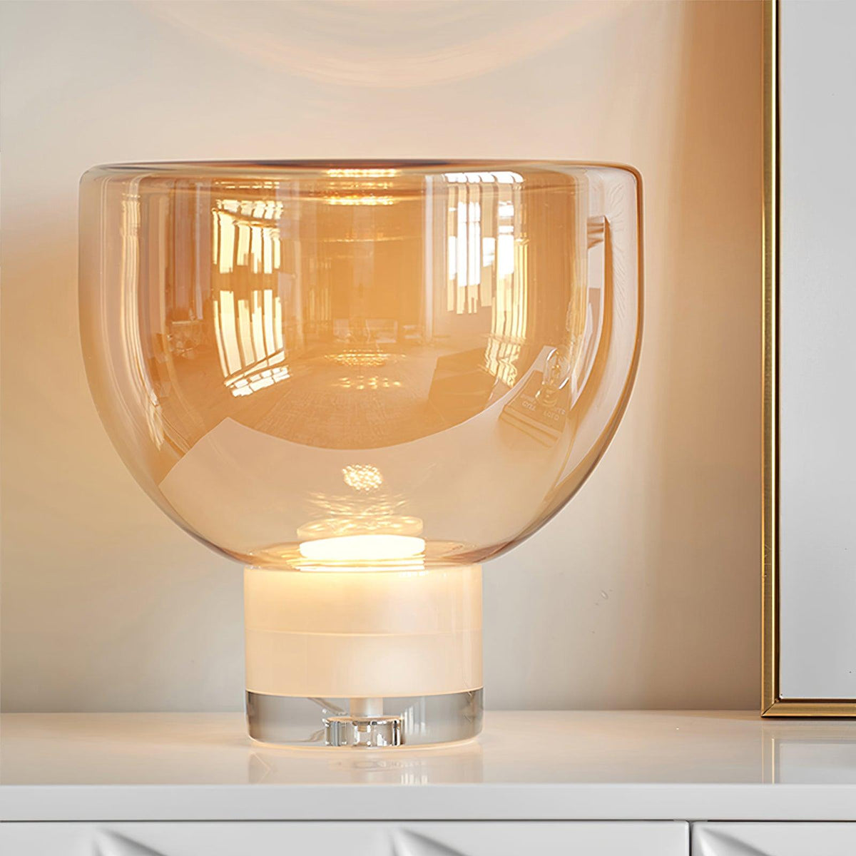 Cavm elegante Tischleuchte aus Glas