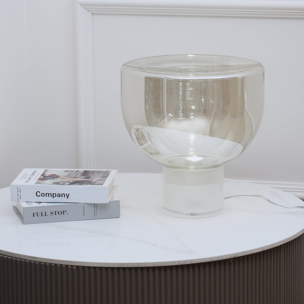 Cavm elegante Tischleuchte aus Glas
