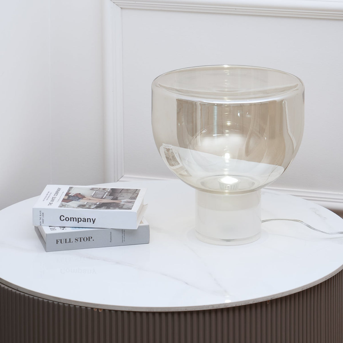 Cavm elegante Tischleuchte aus Glas
