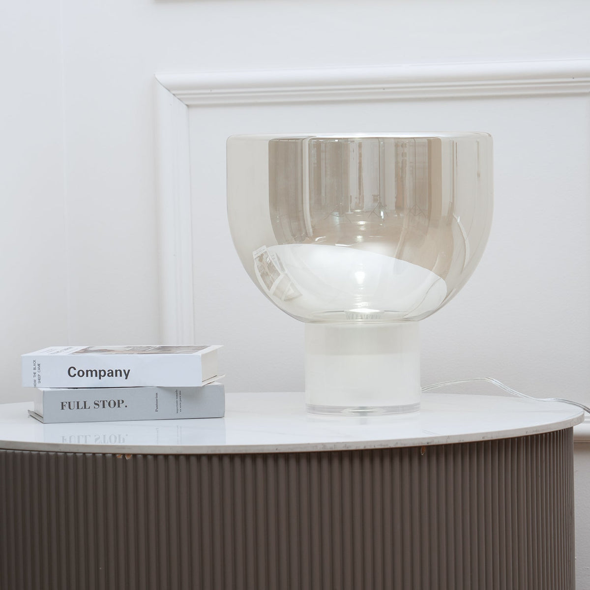 Cavm elegante Tischleuchte aus Glas