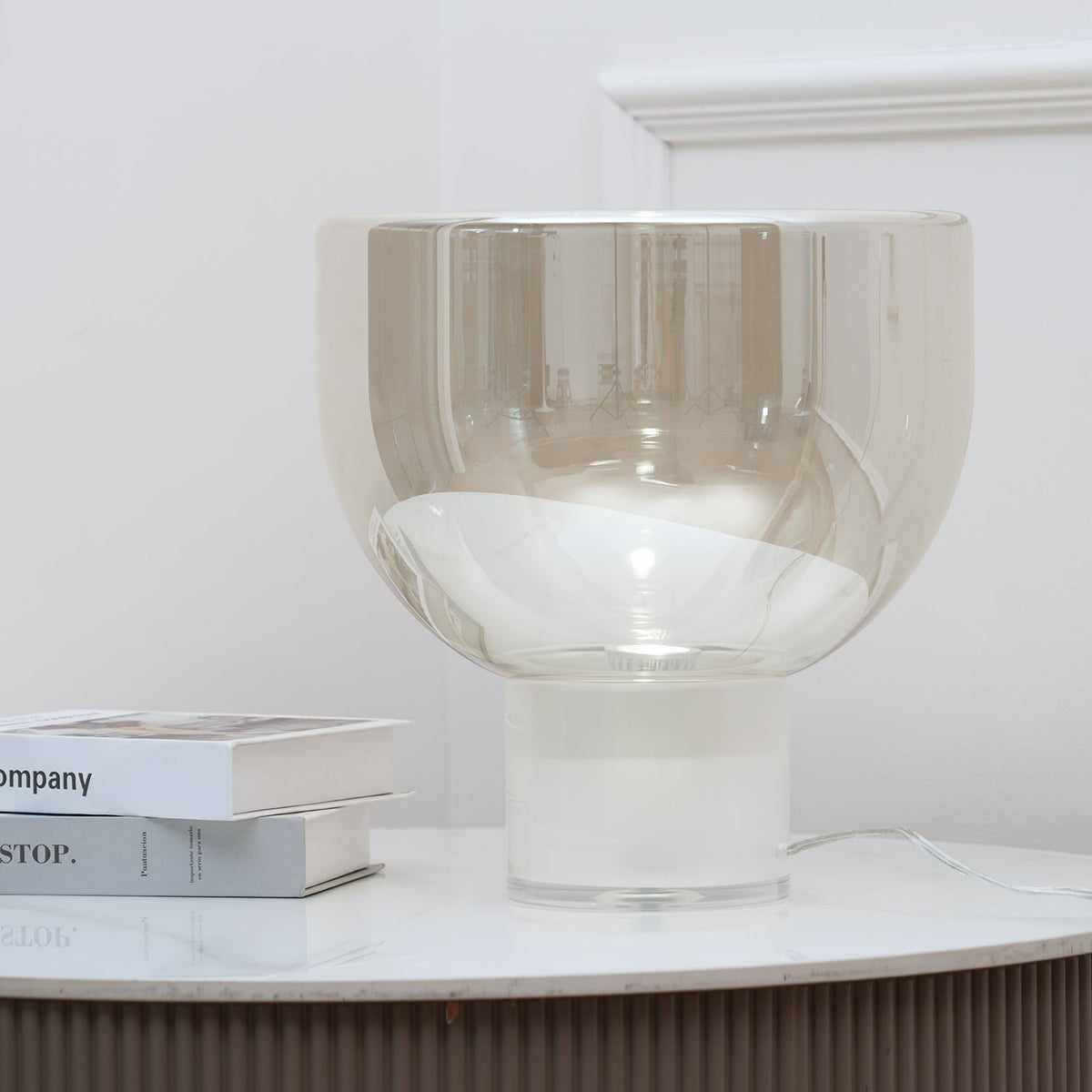 Cavm elegante Tischleuchte aus Glas