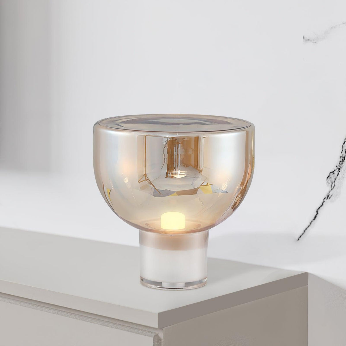 Cavm elegante Tischleuchte aus Glas