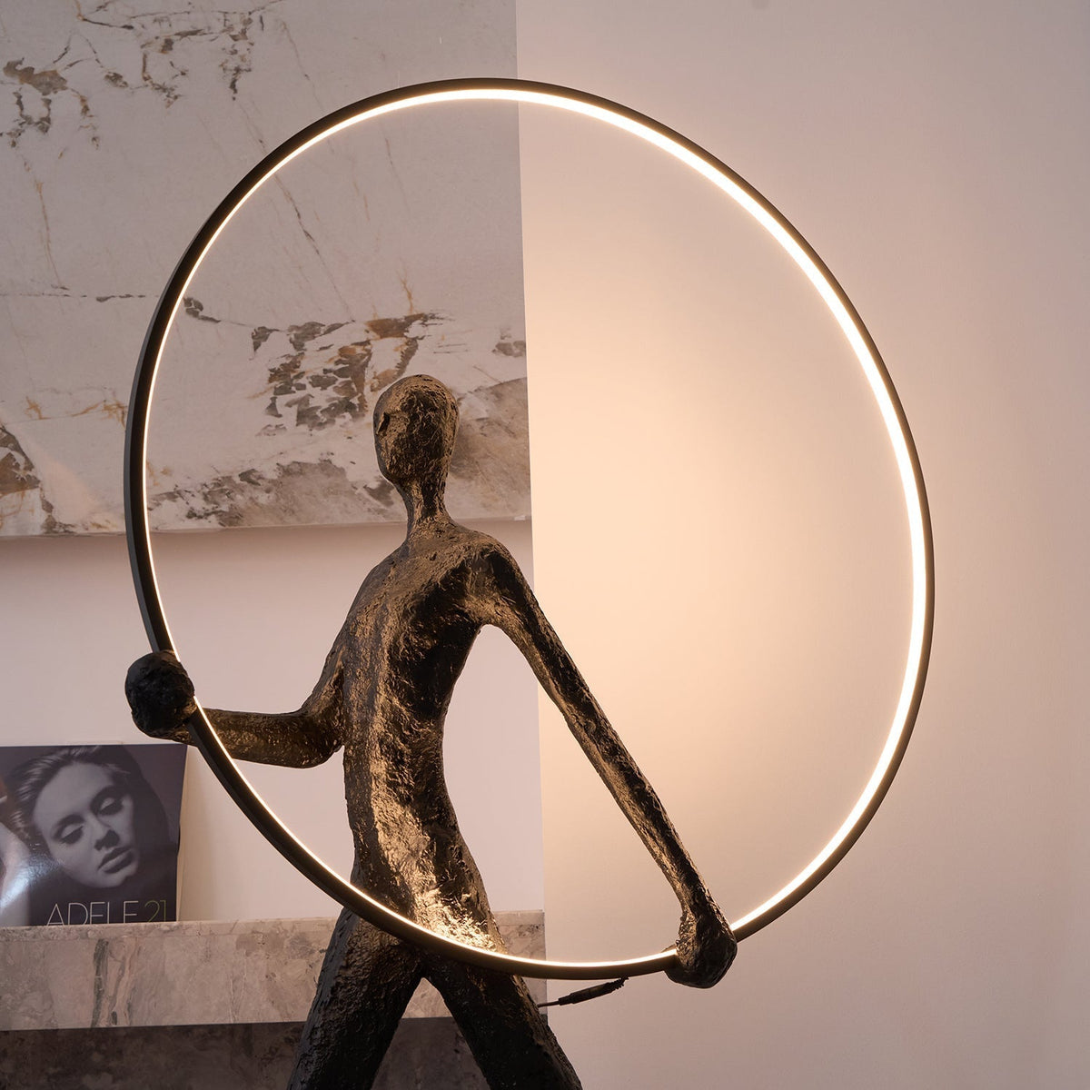 Cirarelia Stehleuchte Skulptur LED-Figur