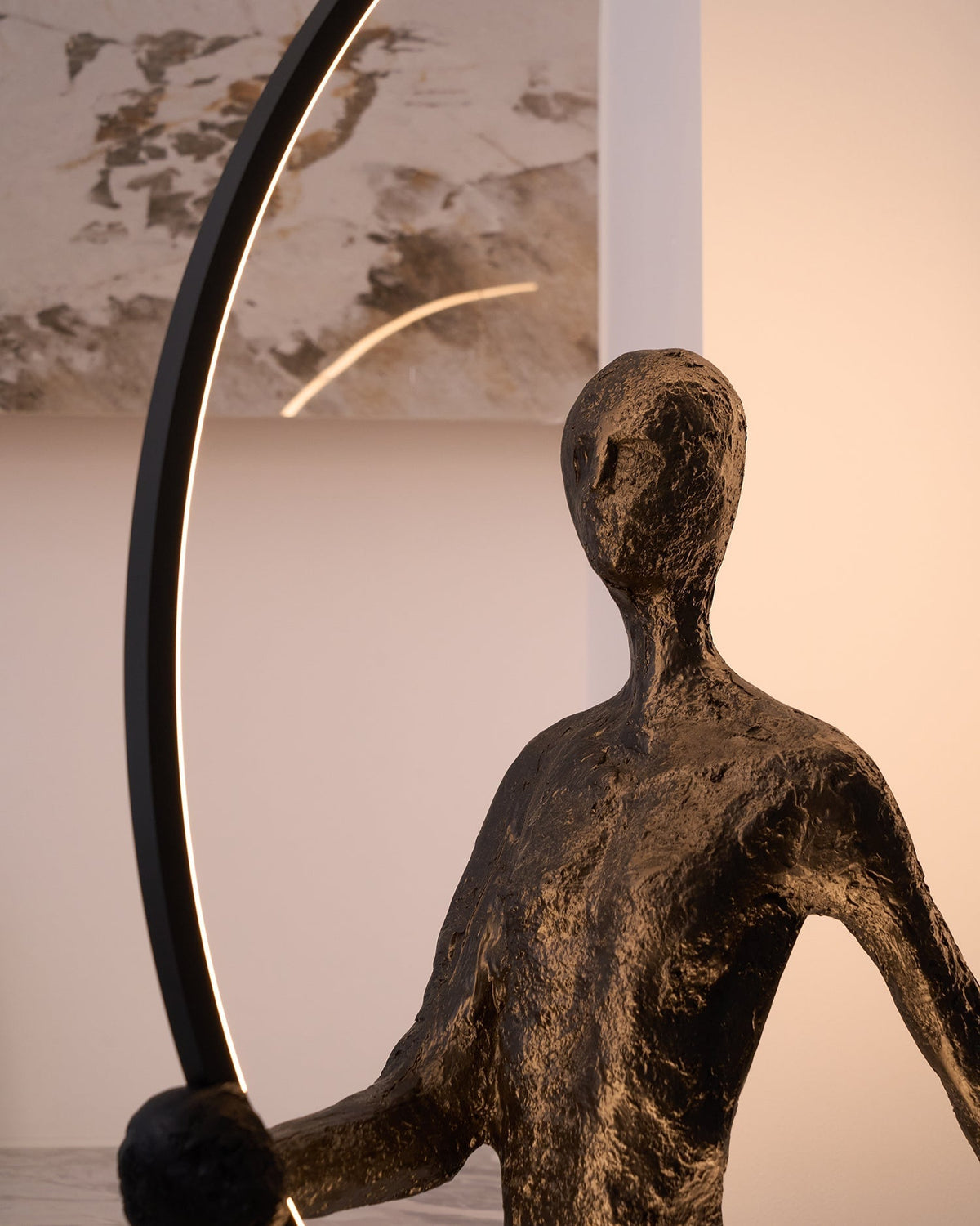 Cirarelia Stehleuchte Skulptur LED-Figur