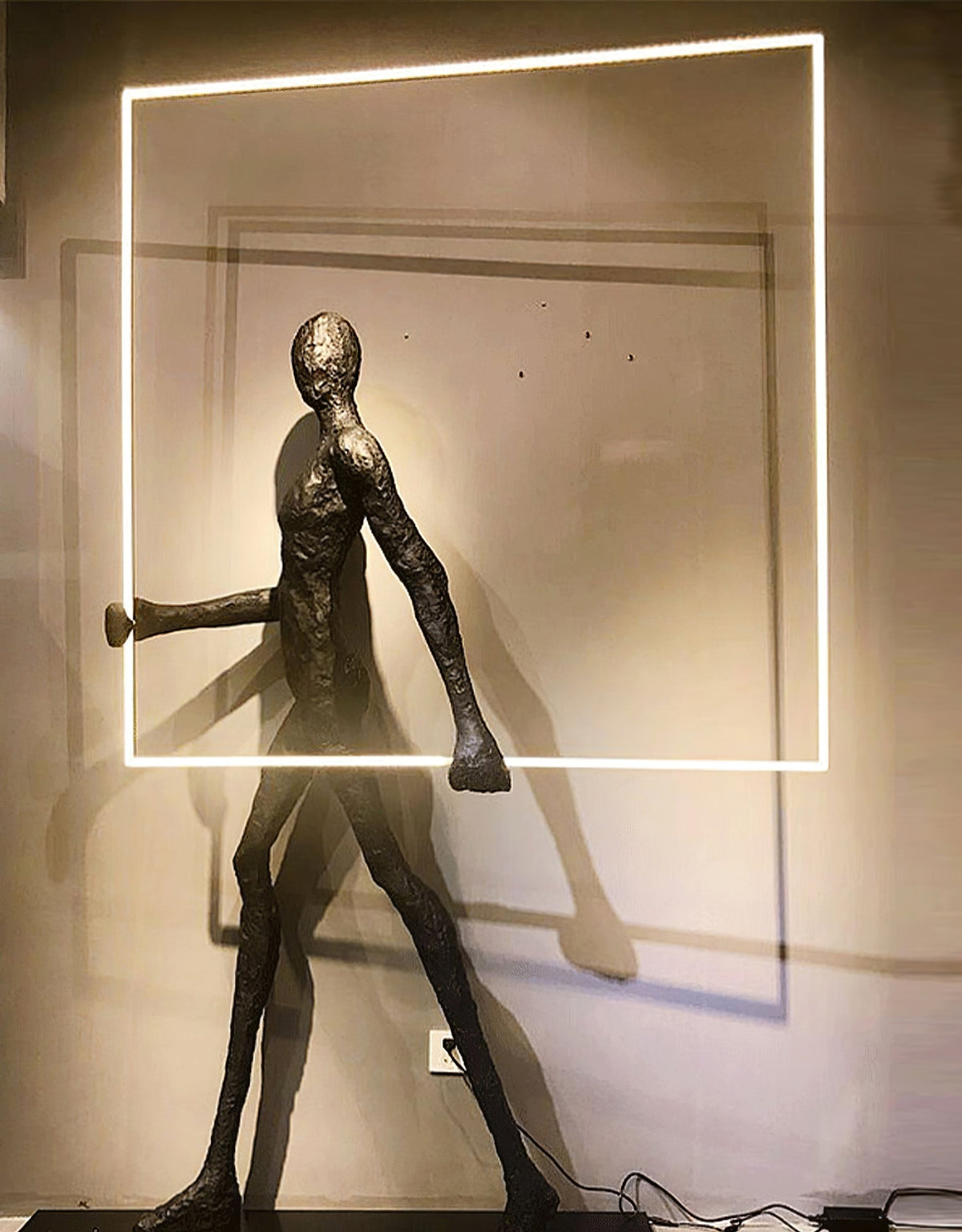 Cirarelia Stehleuchte Skulptur LED-Figur