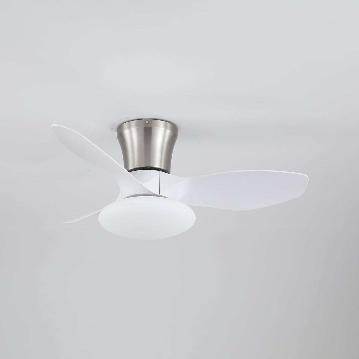 Velora Moderner Holz-Deckenventilator mit Beleuchtung