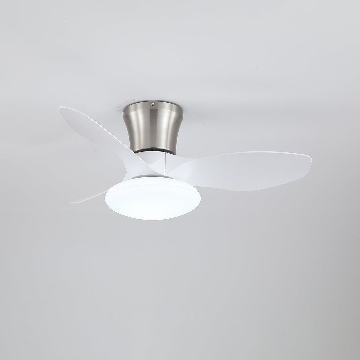 Velora Moderner Holz-Deckenventilator mit Beleuchtung