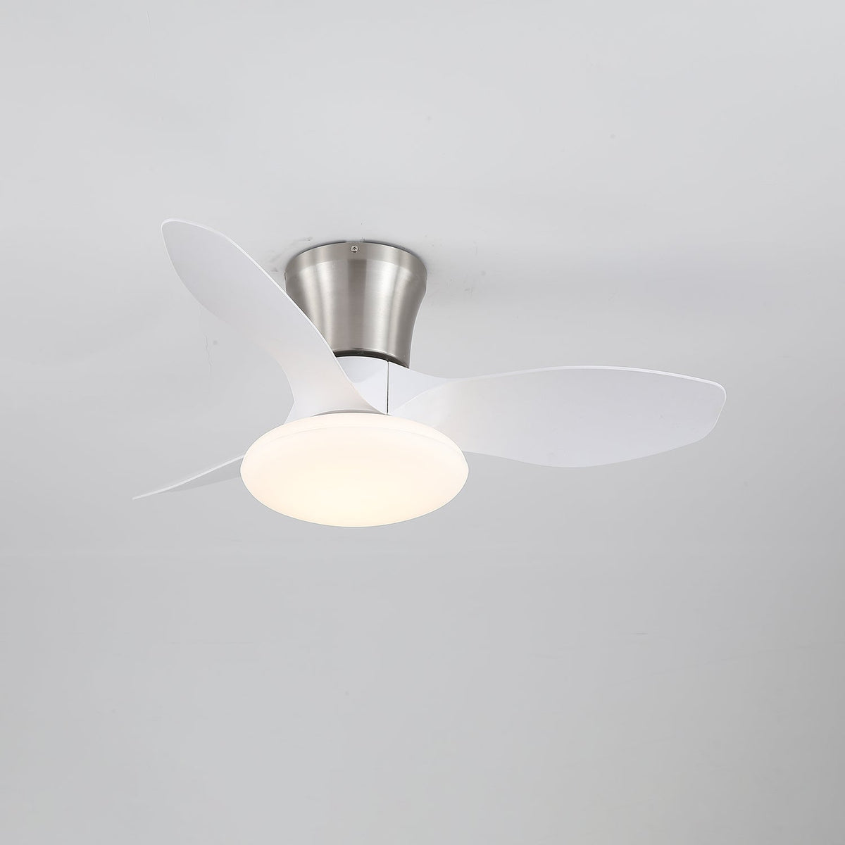 Velora Moderner Holz-Deckenventilator mit Beleuchtung