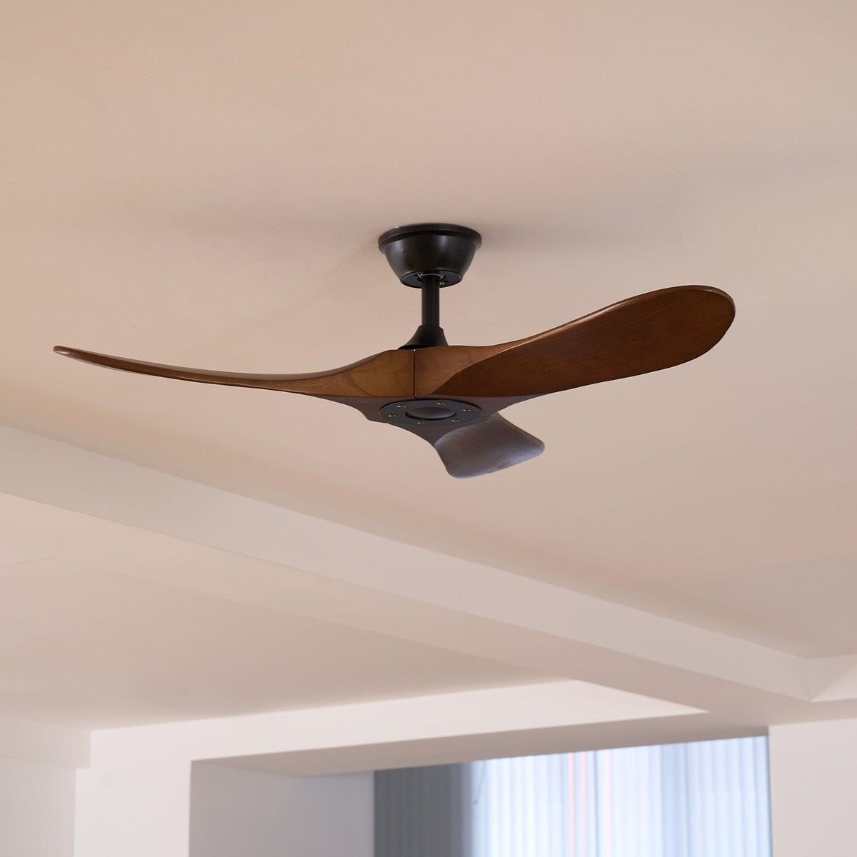 Aviona Deckenventilator aus Holz