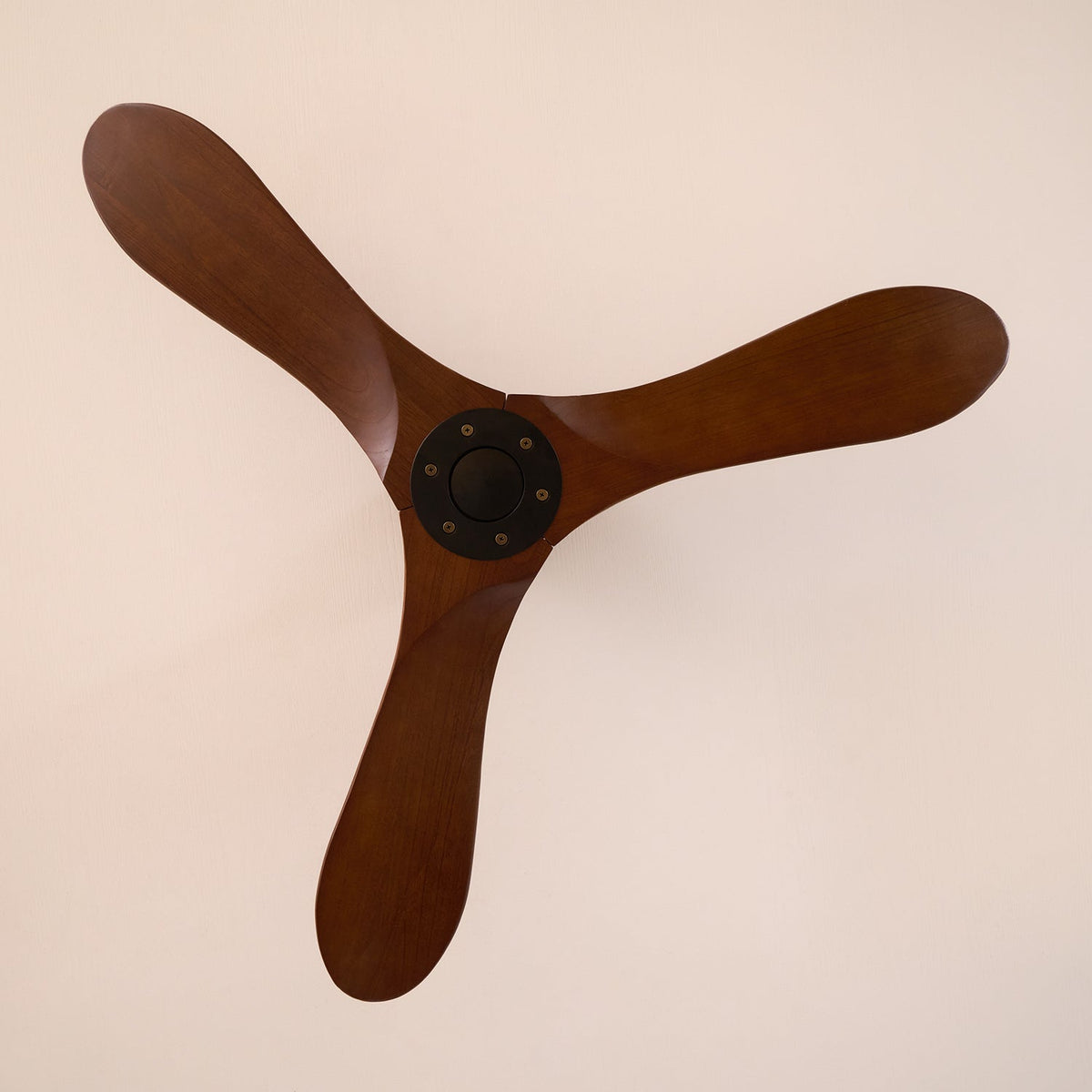 Aviona Deckenventilator aus Holz