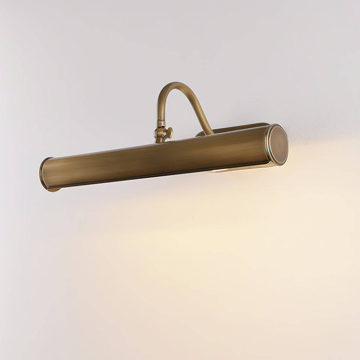 Ainsworth Messing-Wandleuchte