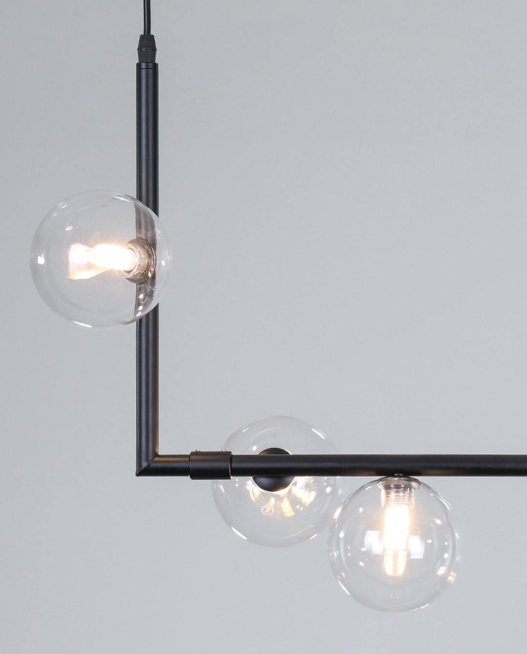 Moss Kronleuchter aus Glas mit schwarzem Stahl in linearer Form