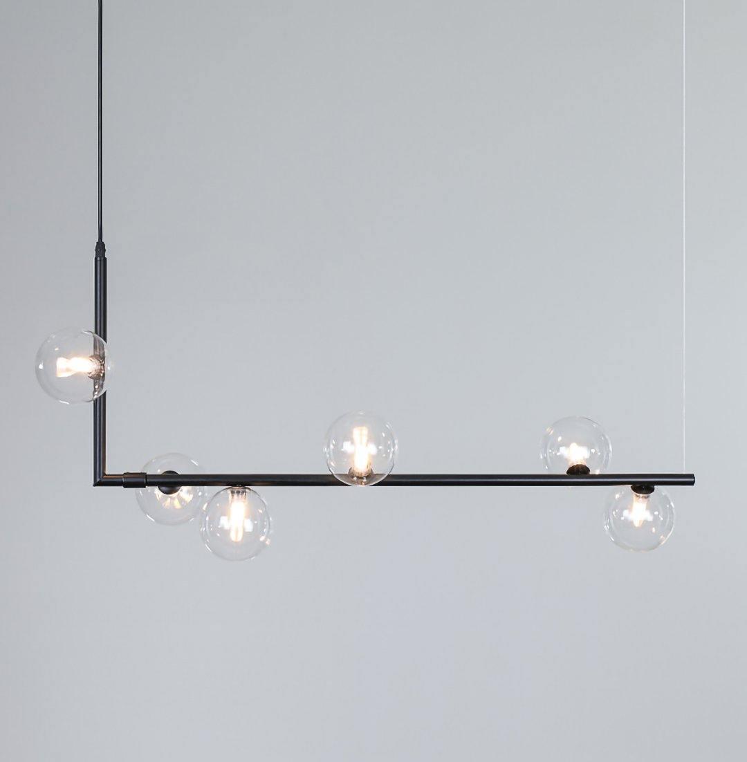 Moss Kronleuchter aus Glas mit schwarzem Stahl in linearer Form