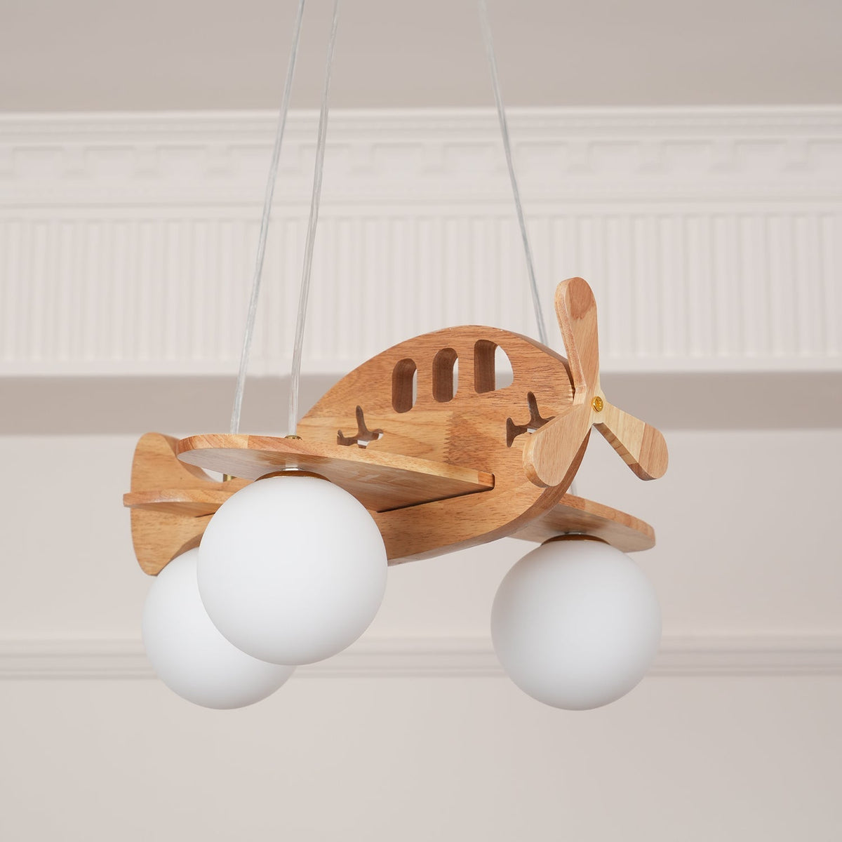 Aldenine Pendelleuchte aus Holz mit künstlerischem Design