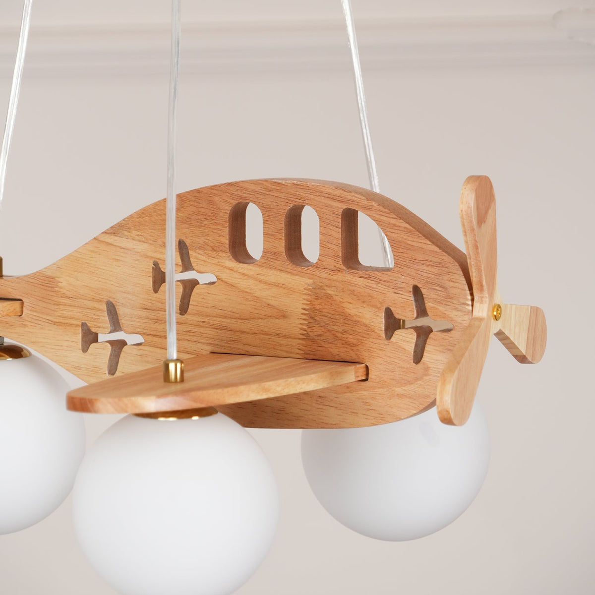 Aldenine Pendelleuchte aus Holz mit künstlerischem Design