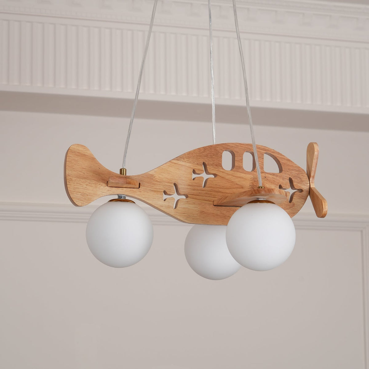Aldenine Pendelleuchte aus Holz mit künstlerischem Design