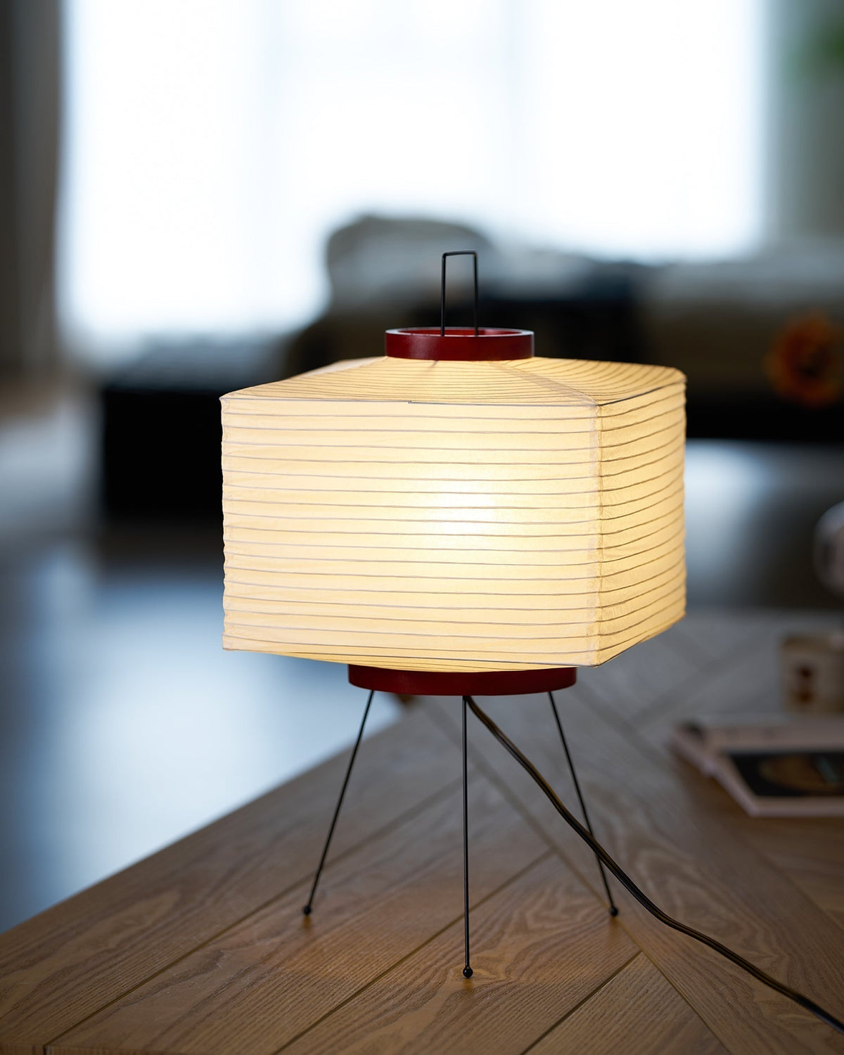 Rivalise Tischleuchte aus Naturpapier Kubus Dreibein Minimalistisch Wohnzimmer | Cielum