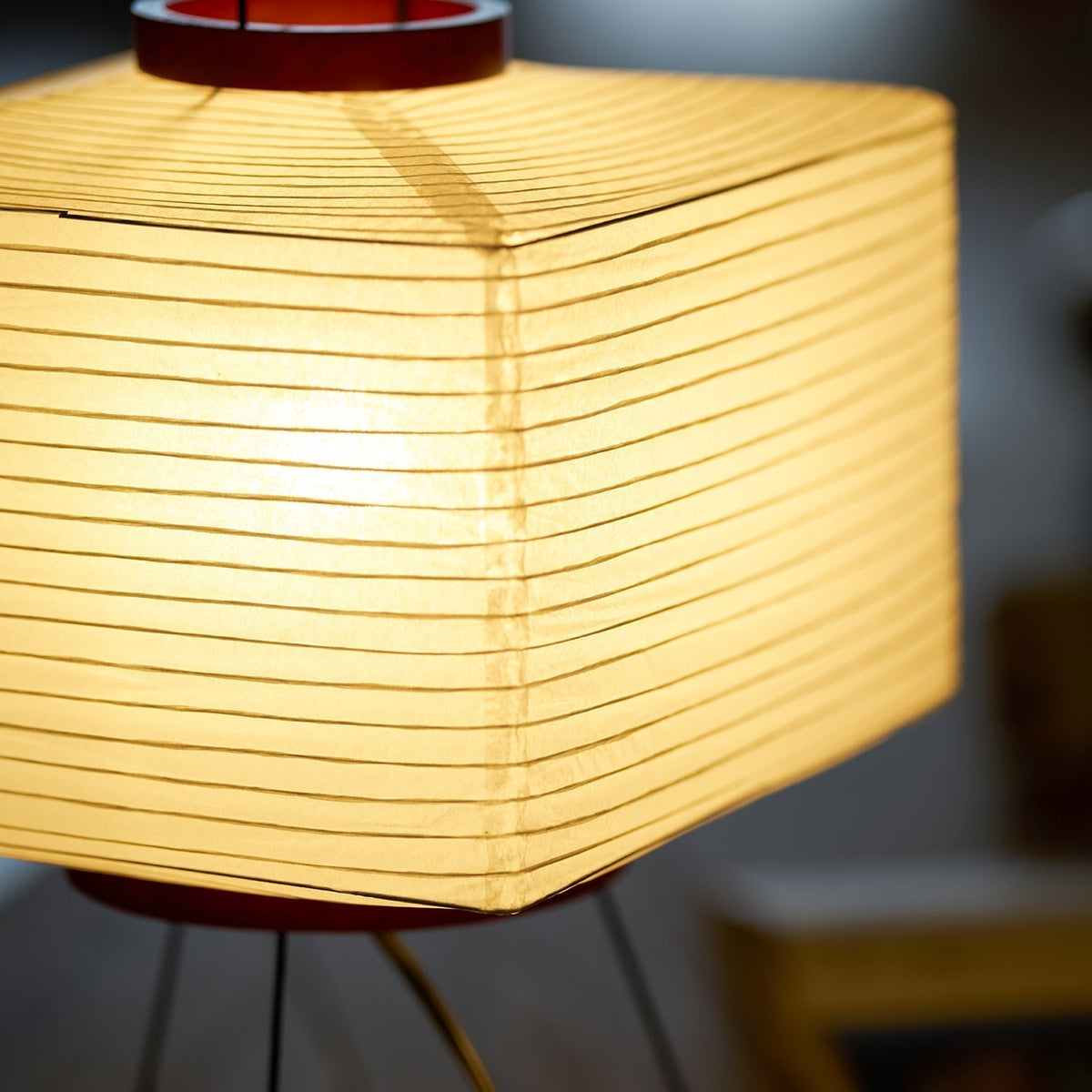 Rivalise Tischleuchte aus Naturpapier Kubus Dreibein Minimalistisch Wohnzimmer | Cielum
