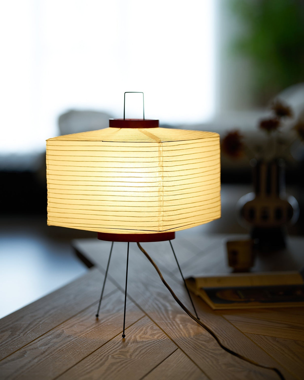 Rivalise Tischleuchte aus Naturpapier Kubus Dreibein Minimalistisch Wohnzimmer | Cielum