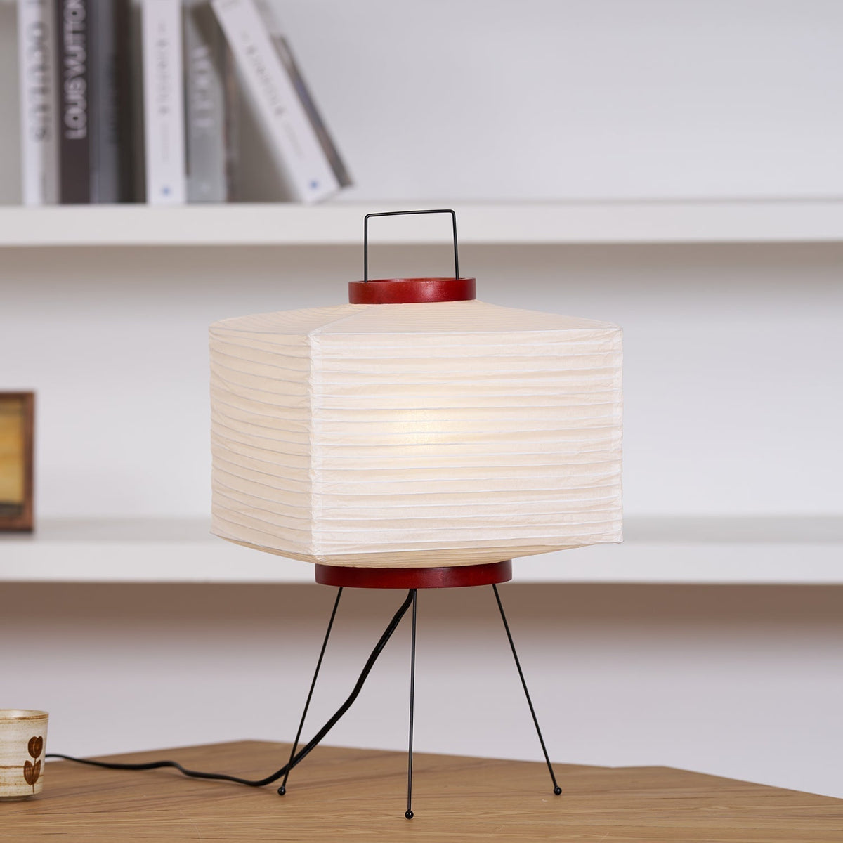 Rivalise Tischleuchte aus Naturpapier Kubus Dreibein Minimalistisch Wohnzimmer | Cielum