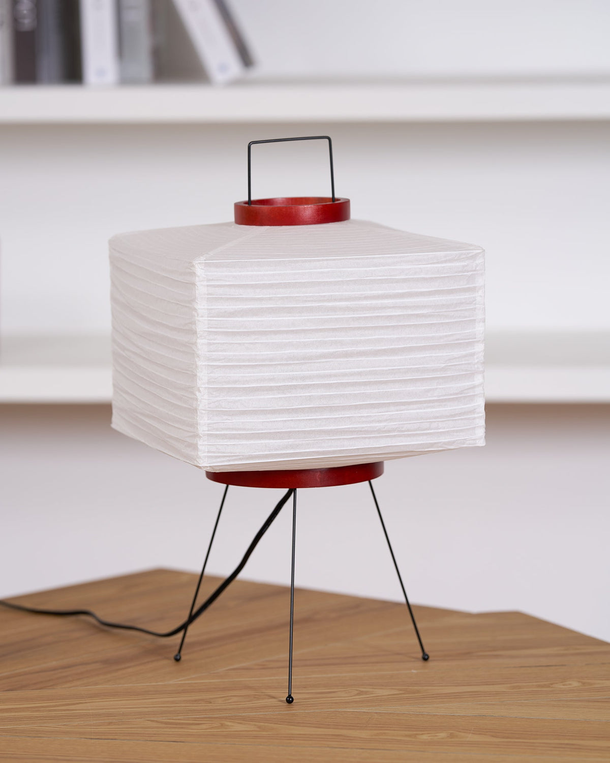 Rivalise Tischleuchte aus Naturpapier Kubus Dreibein Minimalistisch Wohnzimmer | Cielum