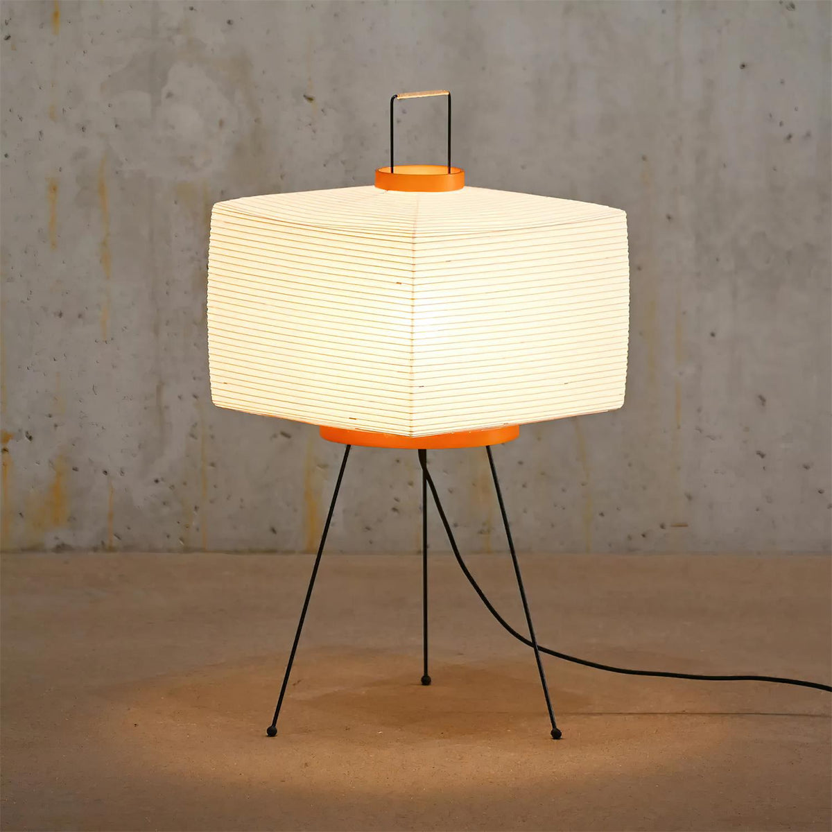 Rivalise Tischleuchte aus Naturpapier Kubus Dreibein Minimalistisch Wohnzimmer | Cielum