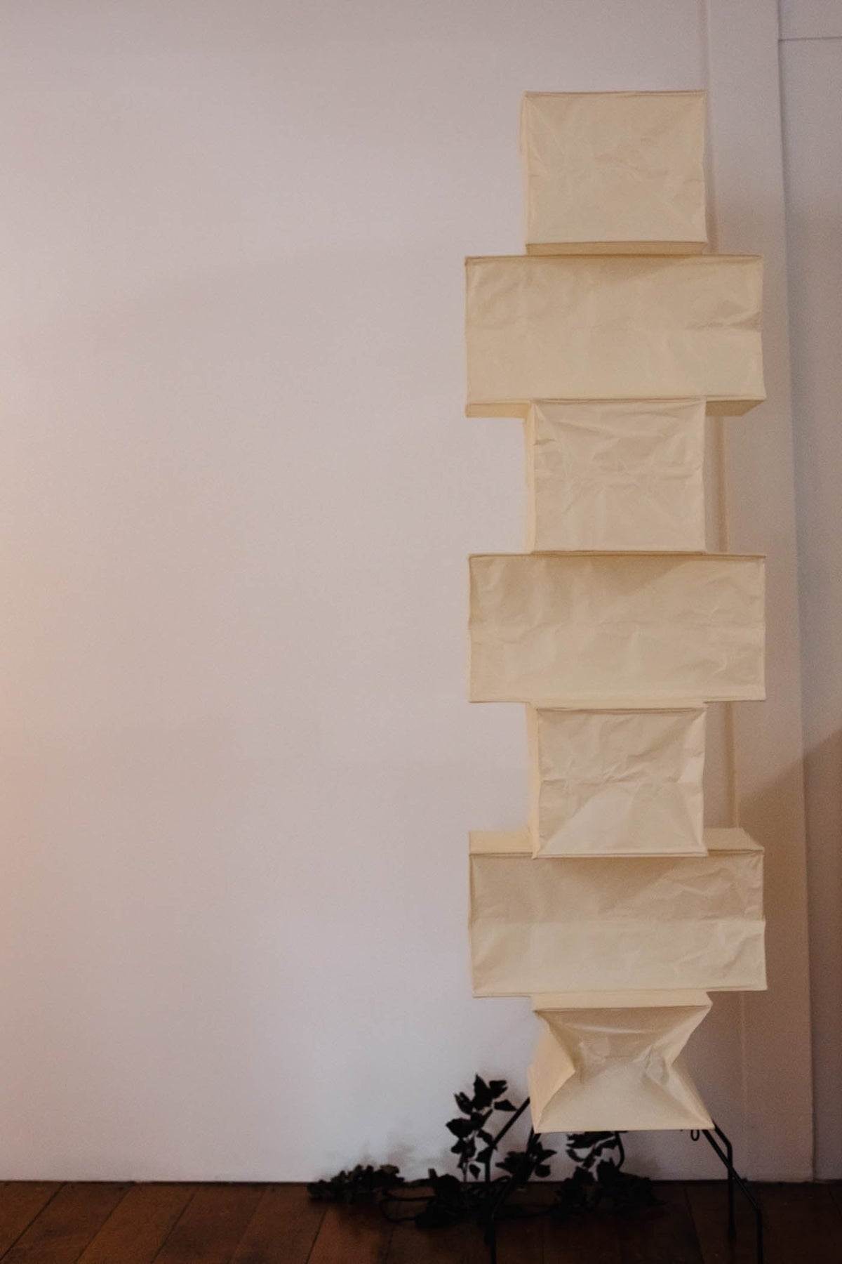 Avara Papier-Stehleuchte