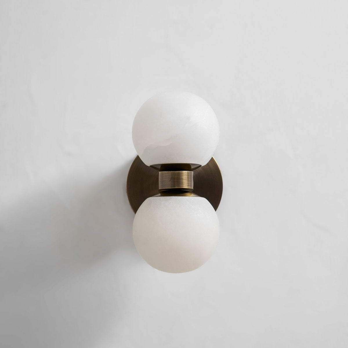 Lumenor Alabaster Celestia Orb Wandleuchte