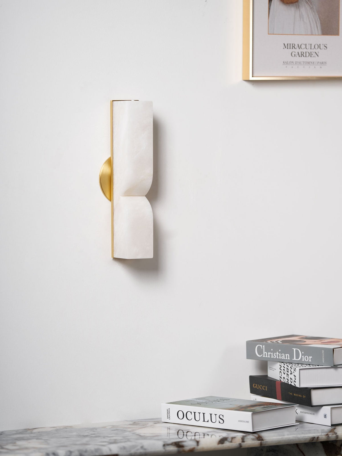 Lena Wandleuchte aus Alabaster mit Stecker