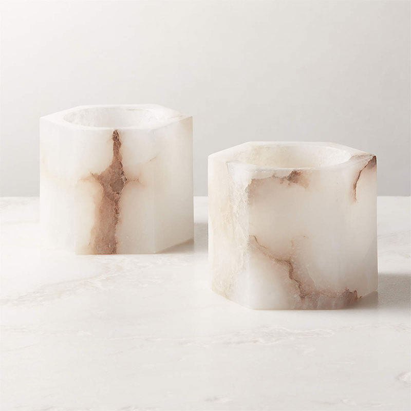 Qesta Nachttisch im Innenbereich, modernes Natur-Alabaster-Würfel-Kerzenständer