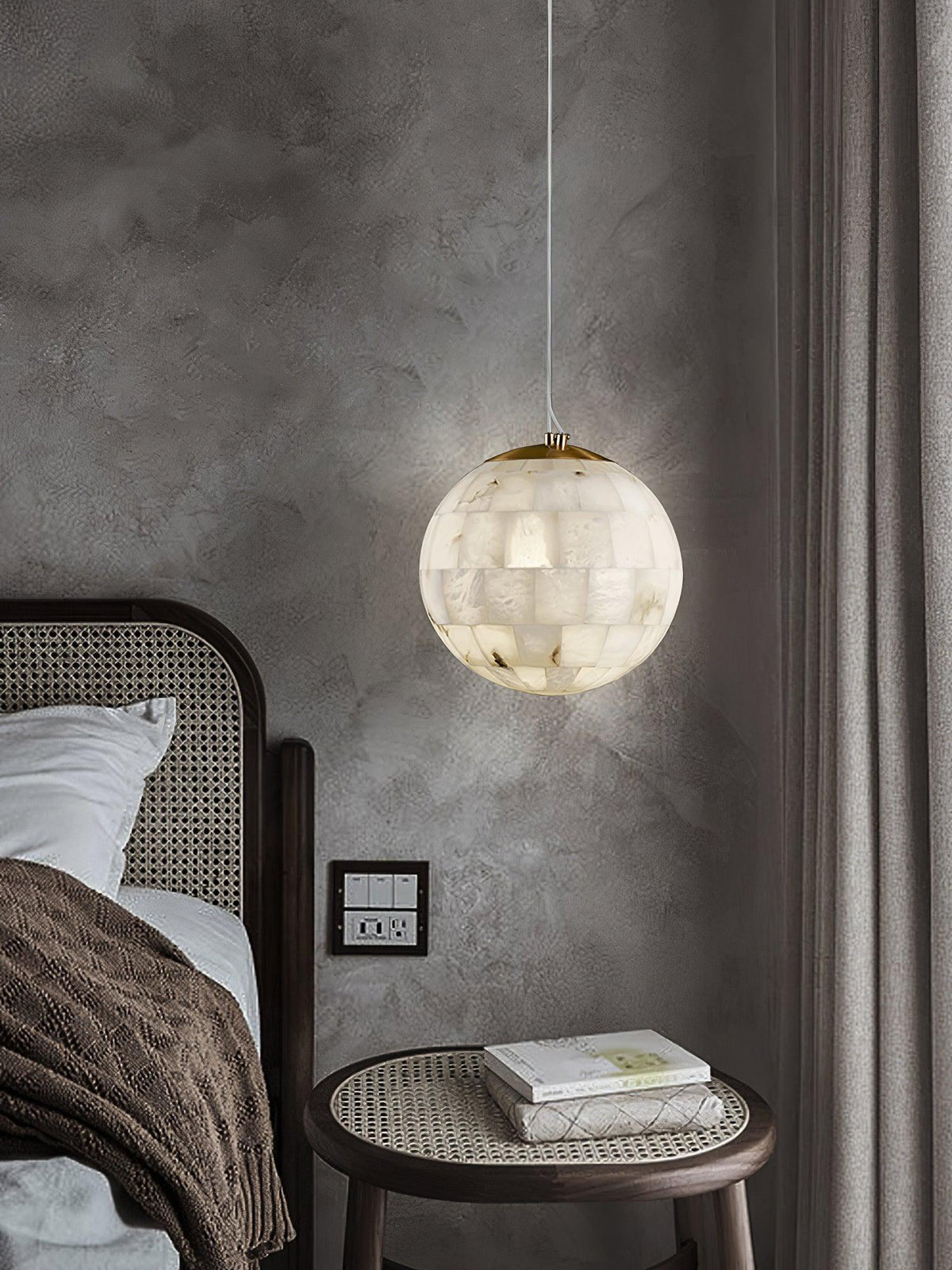 Amo Alabaster Pendelleuchte in Kugel