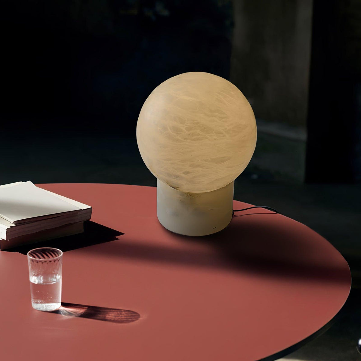 Albiniella zeitgenössische Tischleuchte aus Alabaster