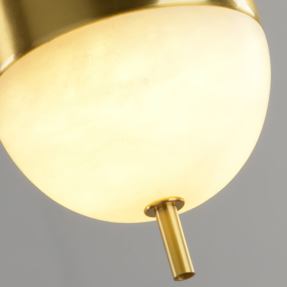 Himinuvye Alabaster Minimalistische Pendelleuchte aus Messing