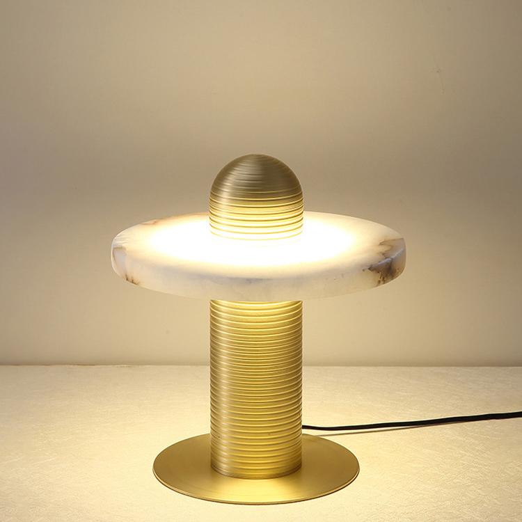 Nerio zeitgenössische Alabaster-Tischleuchte
