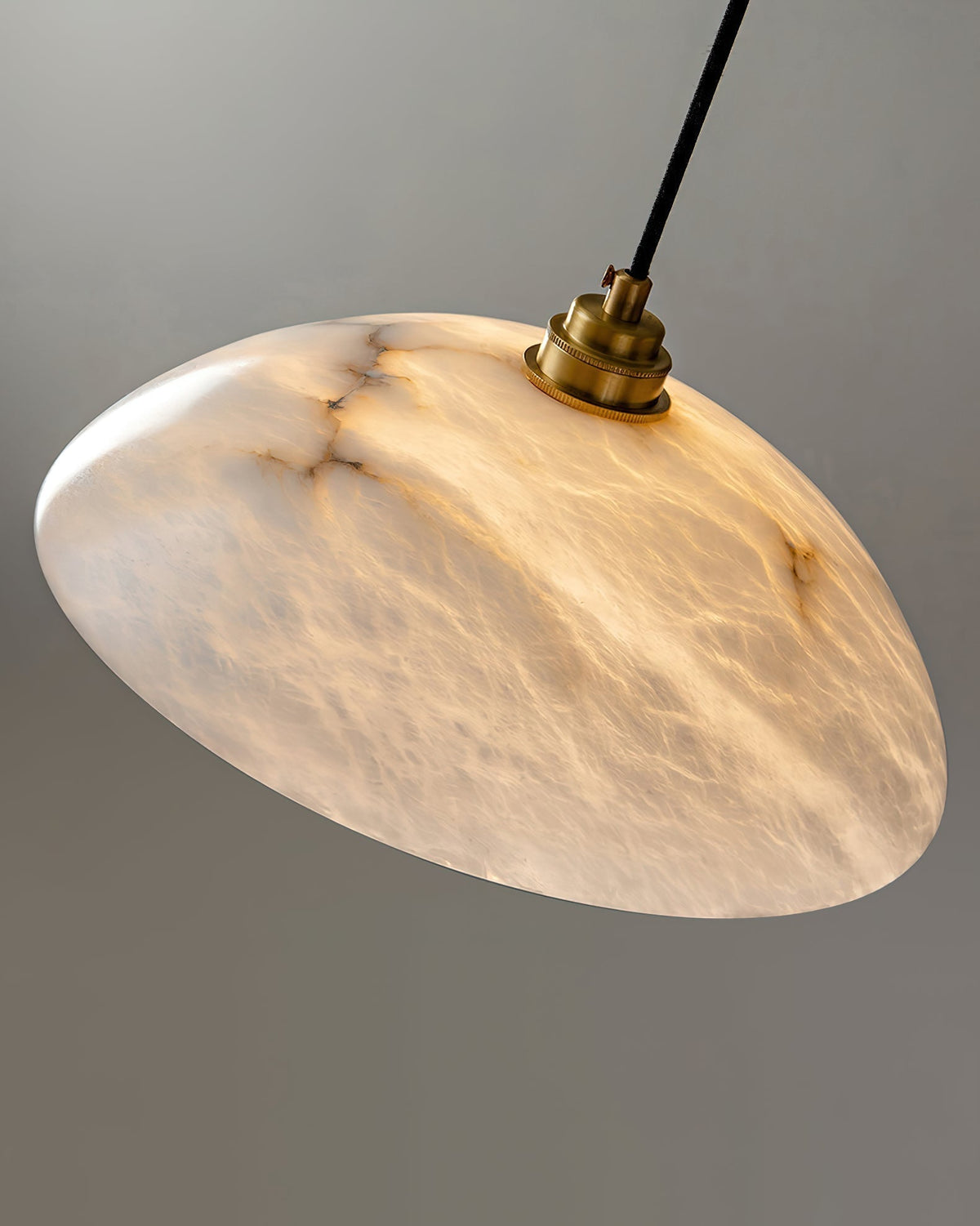 Ljomuvyd Pendelleuchte aus Alabaster in Kugel-Form Individual Creativity