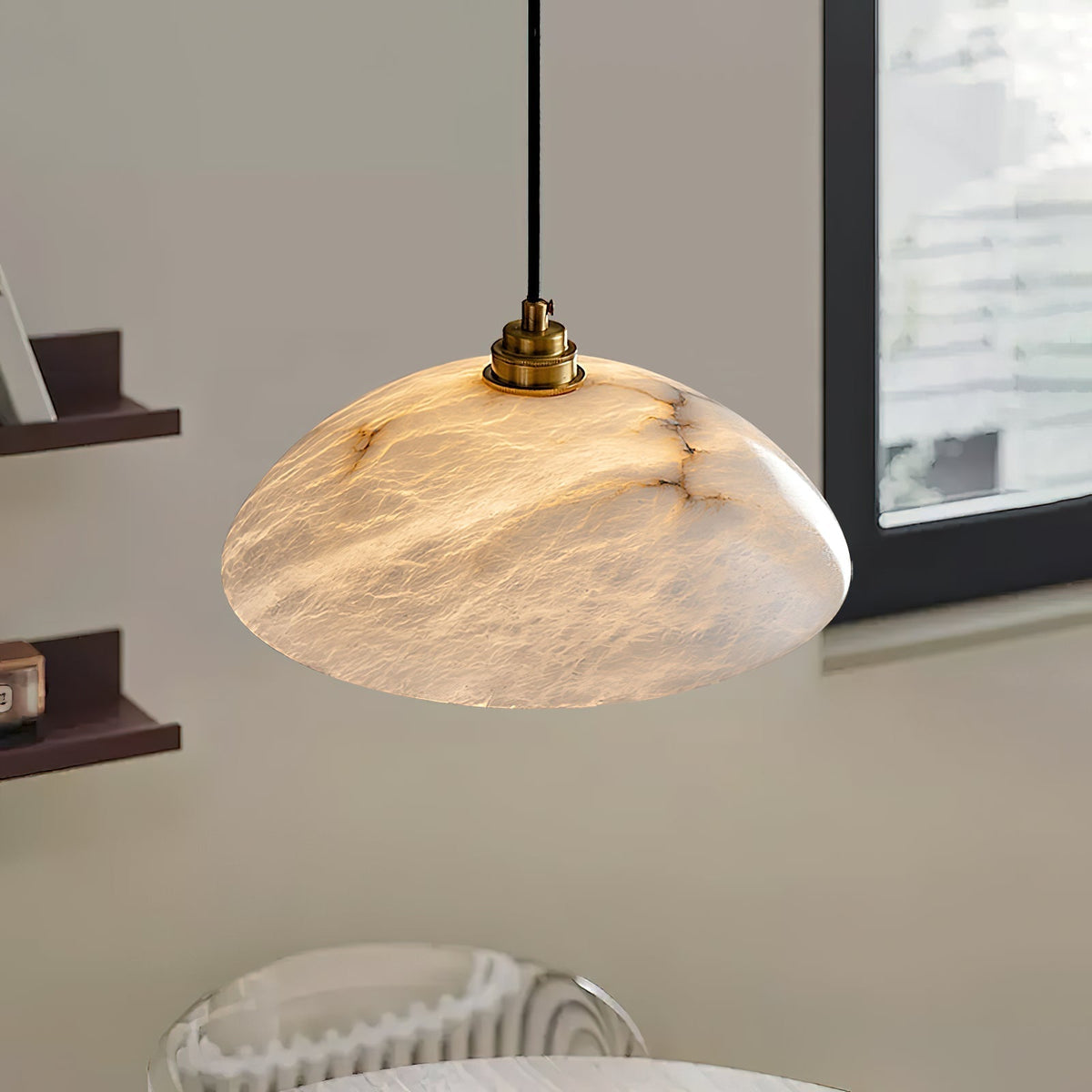 Ljomuvyd Pendelleuchte aus Alabaster in Kugel-Form Individual Creativity