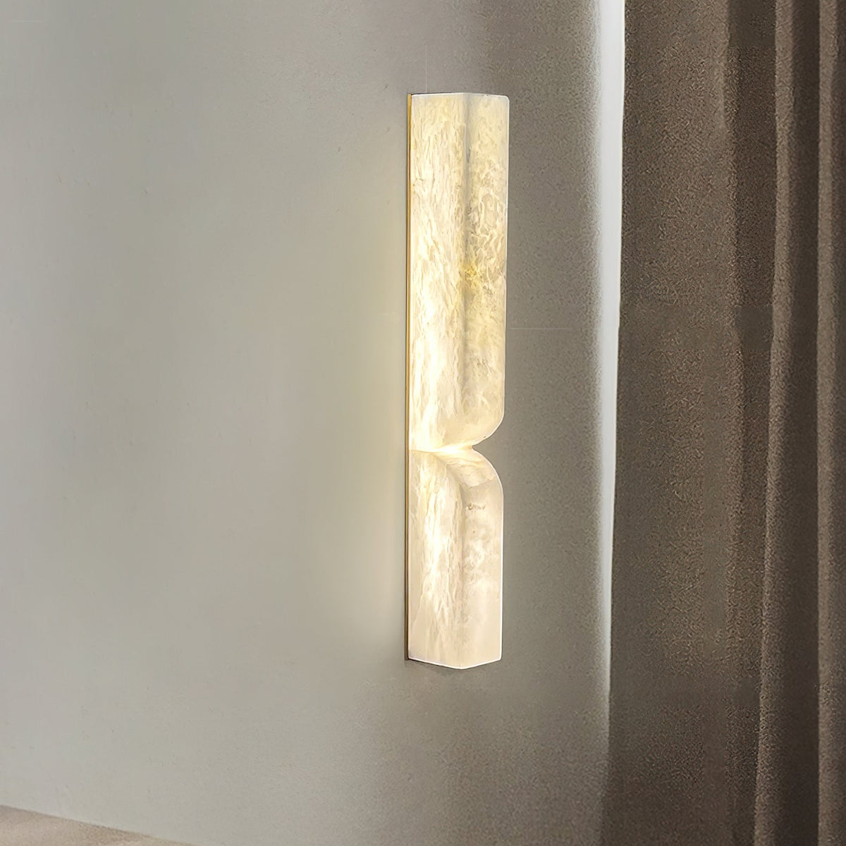 Lena Wandleuchte aus Alabaster mit Stecker